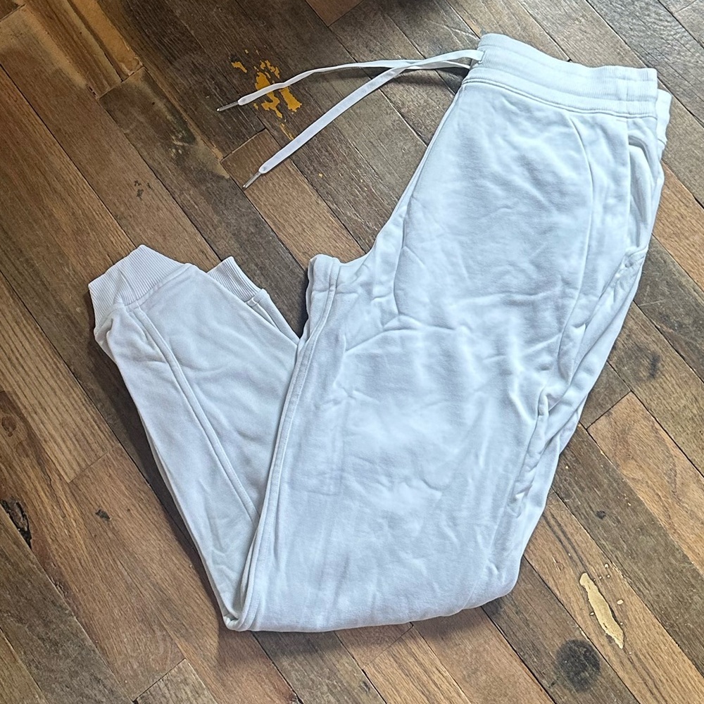 Lululemon Scuba Joggers *French Terry - 8 - White